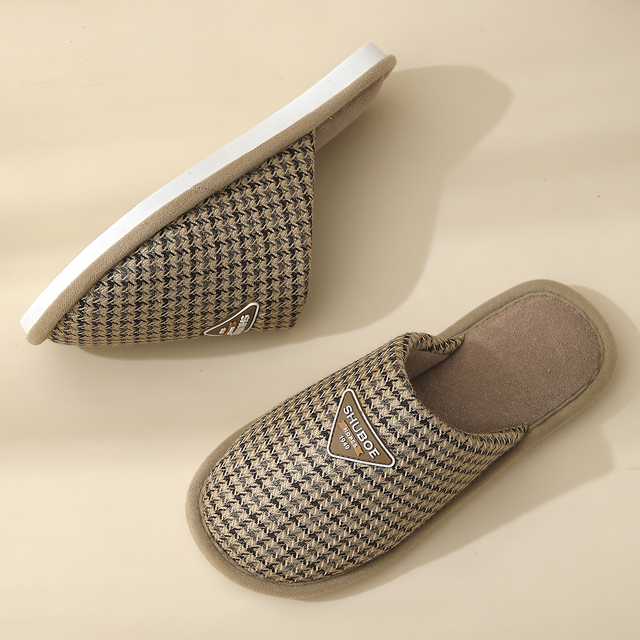 Men's Fashion Design Indoor Slippers New Style Hot Sale with High Resilience Leather Soft Memory Foam Closed Toe Breathable