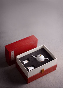 Service à thé Kung Fu en porcelaine blanche élégante, mini, peint à la main, avec des paillettes dorées - Product Image 6