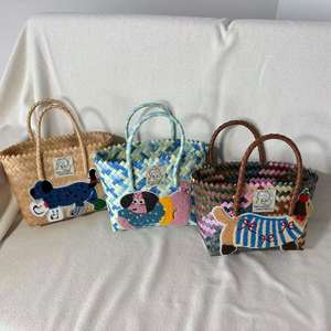 Nouveau sac tissé rétro à rayures motif Teckel pour voyage, vacances, trajets quotidiens, shopping, doublure PVC, fermeture ouverte, broderie, 20x15x10cm - Product Image 1