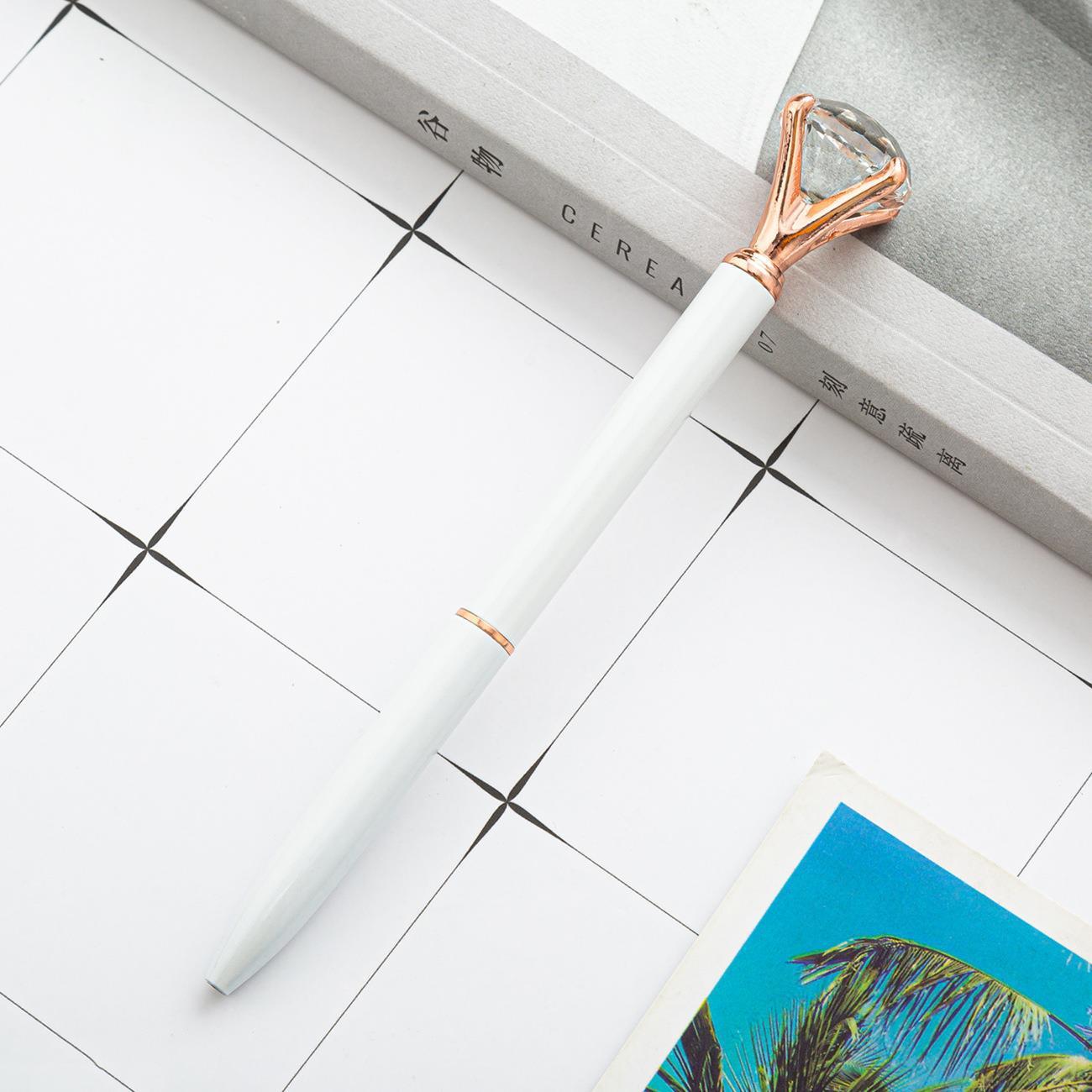 Blanc (accessoires en or rose)