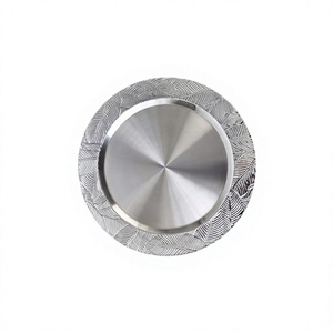 Assiette de service en métal de luxe pour la présentation des aliments lors de mariages, dans les restaurants et les hôtels, idéale pour la vaisselle de table. - Product Image 1