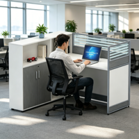 Poste de travail individuel en cubicle avec cloison en verre, bureau pour personnel offrant une grande intimité pour les bureaux à plan ouvert