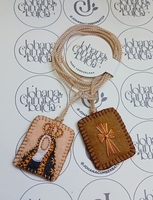 Sacré-Cœur et croix, Collier scapulaire Evil Eye