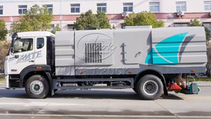Camión barredor de limpieza de carreteras con aspiradora integrada Howo 12M3 4x2 - Product Image 5