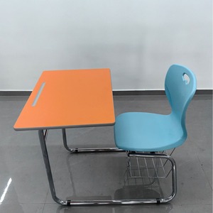 ชุดโต๊ะและเก้าอี้นักเรียน ขาโลหะ ท็อปพลาสติกสีส้ม เฟอร์นิเจอร์โรงเรียนปรับระดับได้ ดีไซน์ทันสมัย 70x50x87 ซม. - Product Image 3