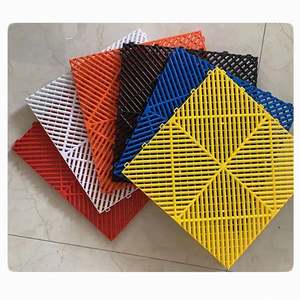 Tapis de sol de garage en plastique à emboîtement antidérapant - Product Image 1