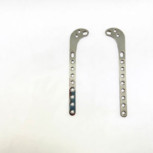 Kit Completo de Cirugía Ortopédica Veterinaria de Acero Inoxidable con Placa de Osteotomía Supracondilar y Tornillos SCOP de 2.7mm, Manual Incluido - Product Image 1