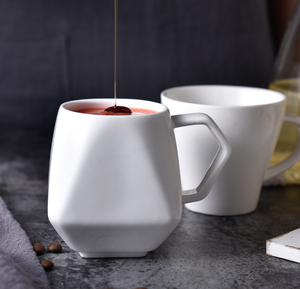 Ensemble de tasses en céramique géométriques blanches minimalistes, logo personnalisé, forme irrégulière, tasse à café pour hôtel, restaurant, cadeau de mariage, vente en gros - Product Image 5