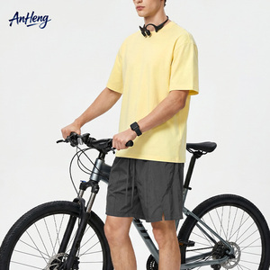 เสื้อยืดเนื้อหนา 240 กรัม สำหรับผู้ชาย แห้งเร็ว ระบายอากาศได้ดี ป้องกันแบคทีเรีย ป้องกันรังสียูวี เหมาะสำหรับกิจกรรมกลางแจ้ง เสื้อยืดลำลองสำหรับเล่นกีฬา รับผลิตแบบ OEM ขายส่ง - Product Image 1