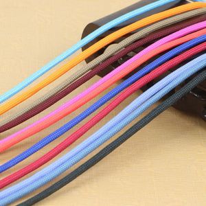 เชือกผูกฮู้ดดี้แบบกลม คุณภาพสูง ผลิตตามสั่ง ทำจากผ้าฝ้ายและโพลีเอสเตอร์ พร้อมปลายโลหะติดโลโก้ สำหรับฮู้ดดี้ กางเกงกีฬา และเชือกรองเท้า - Product Image 1
