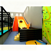Parc d'attractions intérieur de haute qualité avec équipement d'attractions intérieur certifié CE, comprenant une piscine à balles, un grand toboggan et un parc à thème