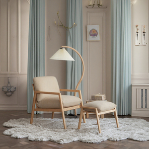 كرسي استرخاء فاخر من خشب البلوط الصلب مع مسند للقدمين، تصميم عصري لغرفة المعيشة وغرفة النوم والفنادق، قابل للتخصيص - Product Image 1