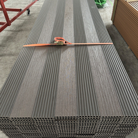 Échantillon gratuit Vente en gros Wpc Composite Decking Chine Bois WPC Deck Extérieur Jardin Parc Balcon Capped Co-extrusion Decking 3m 4m