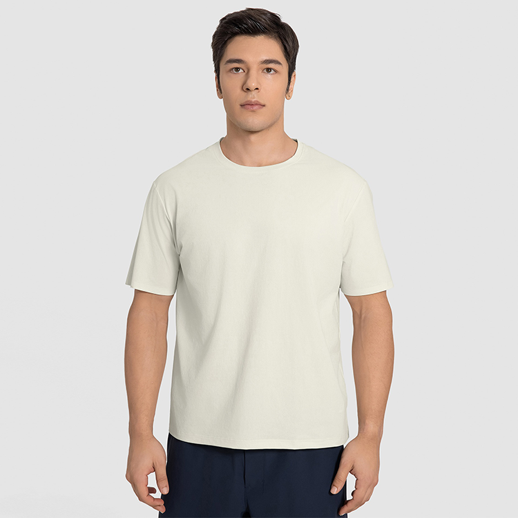 สีขาวครีม