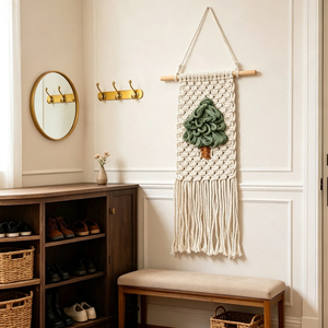 Tapiz de Pared Miniatura de Macramé Tejido a Mano con Diseño de Árbol de Navidad, Arte de Pared con Borlas, Decoración Navideña Boho para el Hogar, Regalo Festivo - Product Image 2