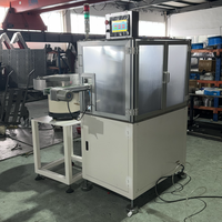 Machine à découper les bouchons de bouteilles de gin, machine à découper et assembler les bouchons à languette pour bouteilles en verre, bouchons en plastique Konyagi