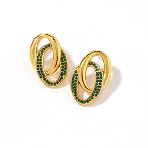 Aros de Acero Inoxidable con Baño de Oro y Diamantes Verdes, Diseño Geométrico, para Uso Diario - Product Image 5