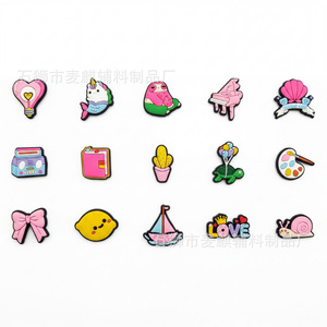 Breloques de chaussures douces et mignonnes multi-designs, accessoires DIY pour sabots, boucles de chaussures en PVC détachables, sensation haut de gamme, <span class=keywords><strong>licorne</strong></span>, sirène - Product Image 6
