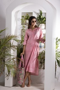 Vestido Camisero Rosa con Estampado Buti de Manga Tres Cuartos para Mujer con Abertura Lateral y Botones en la Parte Delantera para un Estilo Casual y Uso Diario - Product Image 4
