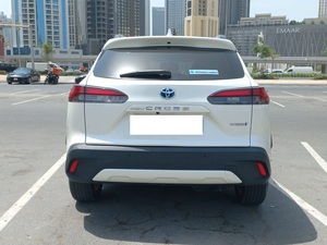 Toyota <span class=keywords><strong>Corolla</strong></span> <span class=keywords><strong>Cross</strong></span> SUV I4 1.8L Hybride Toit ouvrant panoramique Sièges en cuir Pneu R17 Transmission automatique Boîte de vitesses automatique Toit en alliage d'aluminium Occasion - Product Image 3