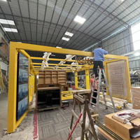 Aménagement intérieur de magasin de vêtements, personnalisation complète de la pièce, présentoirs pour magasin de vêtements, étagères de présentation de vêtements, décoration
