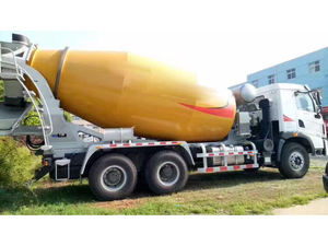 Camión hormigonera G08V de 8 metros cúbicos de carga automática de precio moderado en Europa - Product Image 3