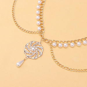 Cadena corporal de moda estilo mariposa dorada con perlas de imitación, joyería de fiesta de varias capas - Product Image 3