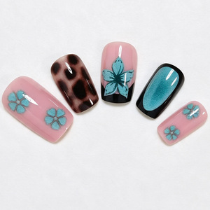 Uñas Postizas Retro Estilo Chica Moderna, Color Verde Lago, con Lindos Flores Pequeñas y Patrón de Leopardo, Uñas Falsas para Otoño e Invierno, Reutilizables - Product Image 3