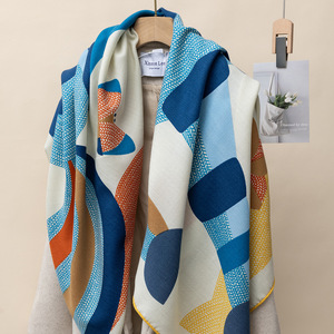 Alta qualità <span class=keywords><strong>donna</strong></span> Vintage elegante 130x130cm inverno caldo scialle sottile Logo geometrico quadrato di lana di <span class=keywords><strong>seta</strong></span> <span class=keywords><strong>sciarpa</strong></span> di lana <span class=keywords><strong>Cashmere</strong></span> - Product Image 2