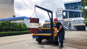 รถบรรทุกยกของขนาดเล็กแบบไฮดรอลิก 1 ตัน สำหรับซ่อมแซมสถานที่สาธารณะในเขตเทศบาล ใช้ยกชิ้นส่วนเครื่องจักรขนาดเล็ก - Product Image 2