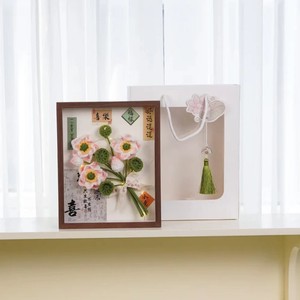 Cadre photo en fleurs au crochet Lucky Lotus, bouquet romantique chinois 3D encadré, cadeau pour professeur - Product Image 1