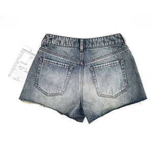 Short en jean taille moyenne personnalisable en gros Services OEM pour femmes Short en jean délavé au design simple et confortable Tenues quotidiennes - Product Image 2