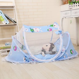 Ensemble de literie pour bébé en tissu doux à motifs de dessins animés 100% polyester - Comprend une moustiquaire pliable antistatique, un drap de lit et une housse de couette 3 pièces - Product Image 5