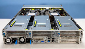 Serveur RS720A E12 RS12U 2U double AMD SP5 1600W Platinum 12 baies NVMe SATA SAS haute performance en rack, en stock - Product Image 5