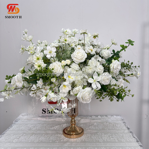 Boule de fleurs artificielle LEDA faite à la main, roses blanches et herbe verte, décoration douce pour mariage, anniversaire, Saint-Valentin, fête - Product Image 4