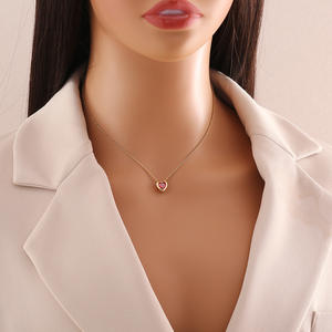 Mode Simple Collier Élégant Coeur Pendentif Polyvalent En Acier Inoxydable Clavicule Chaîne Plaqué Or - Product Image 2