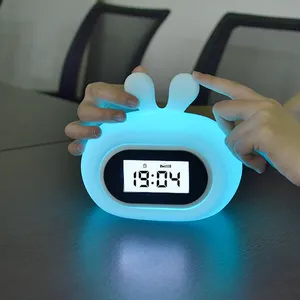 Reloj despertador digital para niños con luz Led inteligente con forma de conejo cortado