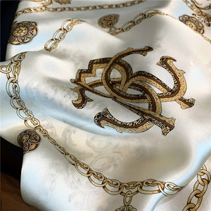 Sciarpa Quadrata <span class=keywords><strong>in</strong></span> <span class=keywords><strong>Seta</strong></span> di Gelso per <span class=keywords><strong>Donna</strong></span>, Primavera-Autunno, Stampa Geometrica Elegante, Morbida e Liscia - Product Image 4