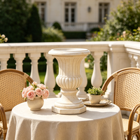 Socle de jardin en résine de style urne classique, fait main et peint à la main, forme irrégulière cannelée, piédestal de présentation vintage décoratif