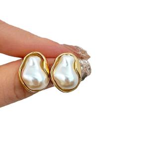 High-End Vintage altın kaplama çinko alaşım fransız barok inci geometrik kulak saplama küpe kadınlar için - Product Image 5