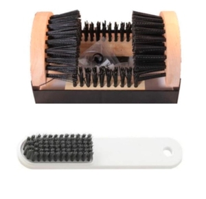 Brosse à chaussures et grattoir à bottes robustes en mousse écologique pour extérieur avec manche en acier et nettoyeur extra large en plastique USA Mairun USA 823 - Product Image 1