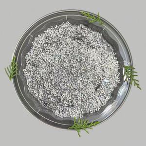 Materia prima plástica PMMA 20HR Moldeo por extrusión de plástico Gránulos acrílicos PMMA Gránulos para aplicaciones de oficina - Product Image 4