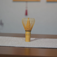 Fouet Zhen violet avec logo personnalisé Fouet traditionnel en bambou fait à la main Fouet pour le thé vert Matcha Chasen pour la fabrication de thé Macha de cérémonie