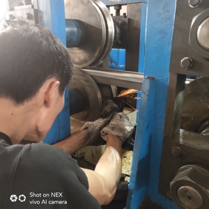 Canal <span class=keywords><strong>C</strong></span> de acero inoxidable Dimensión de acero por riel de guía laminado en frío para puerta Vía de puerta en voladizo Tamaños OEM Proveedor XAK - Product Image 5
