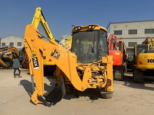 Chargeuse-pelleteuse JCB 3CX 4x4 d'occasion avec godet et bras d'excavatrice – Équipement d'occasion - Product Image 2