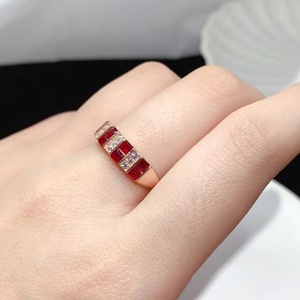 Vendita Diretta del Produttore di Anelli in Rubino Esclusivi e Raffinati, Anello Artigianale con Gemma di Rubino Scintillante in Stile Retrò - Product Image 2