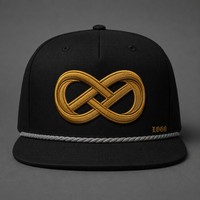 Casquette Trucker 5 Panneaux Vintage Personnalisée avec Broderie, Visière en Mousse et Filet, Style Urbain Chicano Côte Ouest, Vente en Gros