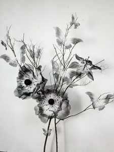 N571 Fleurs de pavot artificielles géantes en organza noir faites à la main pour la décoration de mariage, de fête, de vitrine de centre commercial - Product Image 4