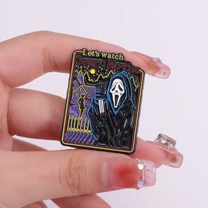 Fábrica de China, venta al por mayor, alfileres de solapa de huesos fantasmas, esmalte artesanal de Metal suave blanco y negro para Navidad, Día Nacional, Halloween - Product Image 3
