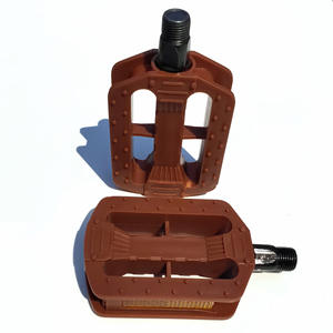 Pedales de bicicleta con plataforma de plástico marrón, antideslizantes, para bicicletas infantiles, eje de acero multiusos - Product Image 2